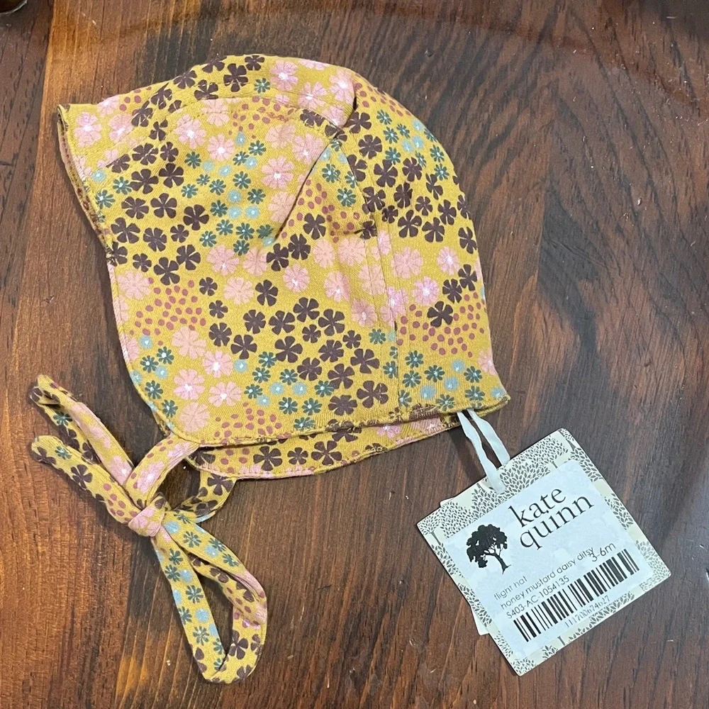 NWT kate quinn Mustard Yellow Flight Hat with Ditsy Daisy Accents, 3-6 months